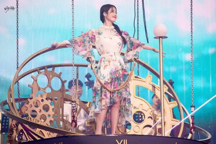 IU - nữ ca sĩ được gọi là idol của idol trong giới showbiz.