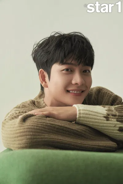 Kang Tae Oh là thành viên nhóm nhạc 5urprise cùng Seo Kang Joon, Lee Tae Hwan, Gong Myeong và Yoo Il (Nguồn: Internet).