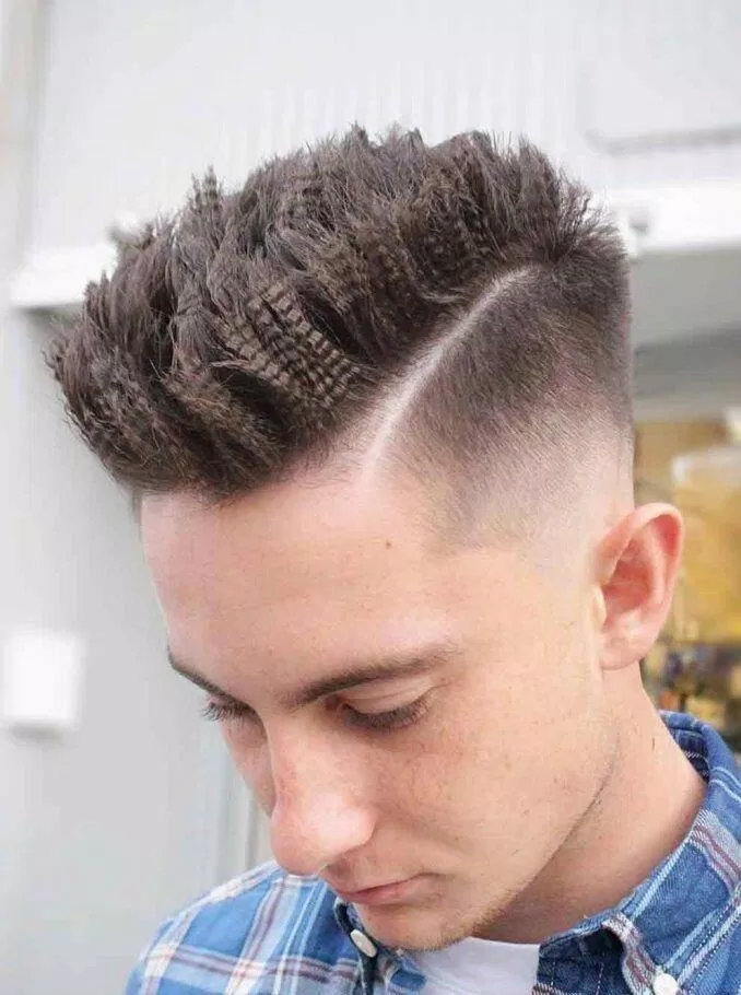 Kiểu tóc Mohican đẹp đáng cắt nhất 2022. (Ảnh: Internet) Kiểu tóc Mohican đẹp đáng cắt nhất 2022. (Ảnh: Internet)