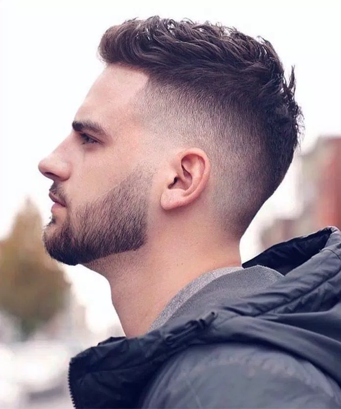 Kiểu tóc mohican mái dài. (Ảnh: Internet) Kiểu tóc mohican mái dài. (Ảnh: Internet)