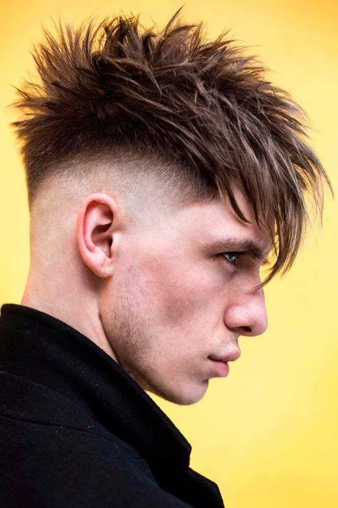 Kiểu tóc mohican mái dài. (Ảnh: Internet)