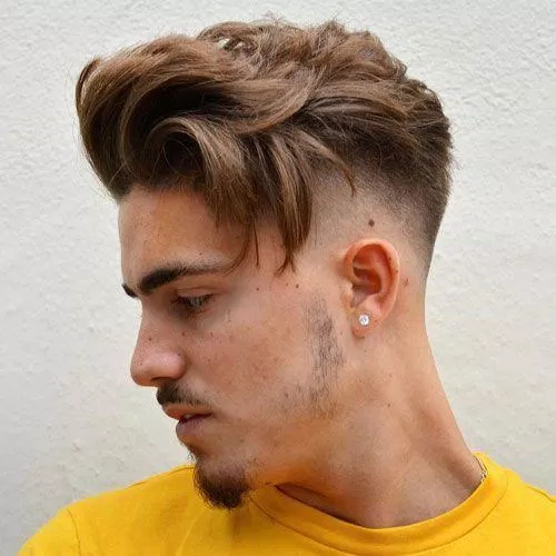 Kiểu tóc mohican mái dài. (Ảnh: Internet) Kiểu tóc mohican mái dài. (Ảnh: Internet)