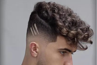 Kiểu tóc mohican mái dài. (Ảnh: Internet)