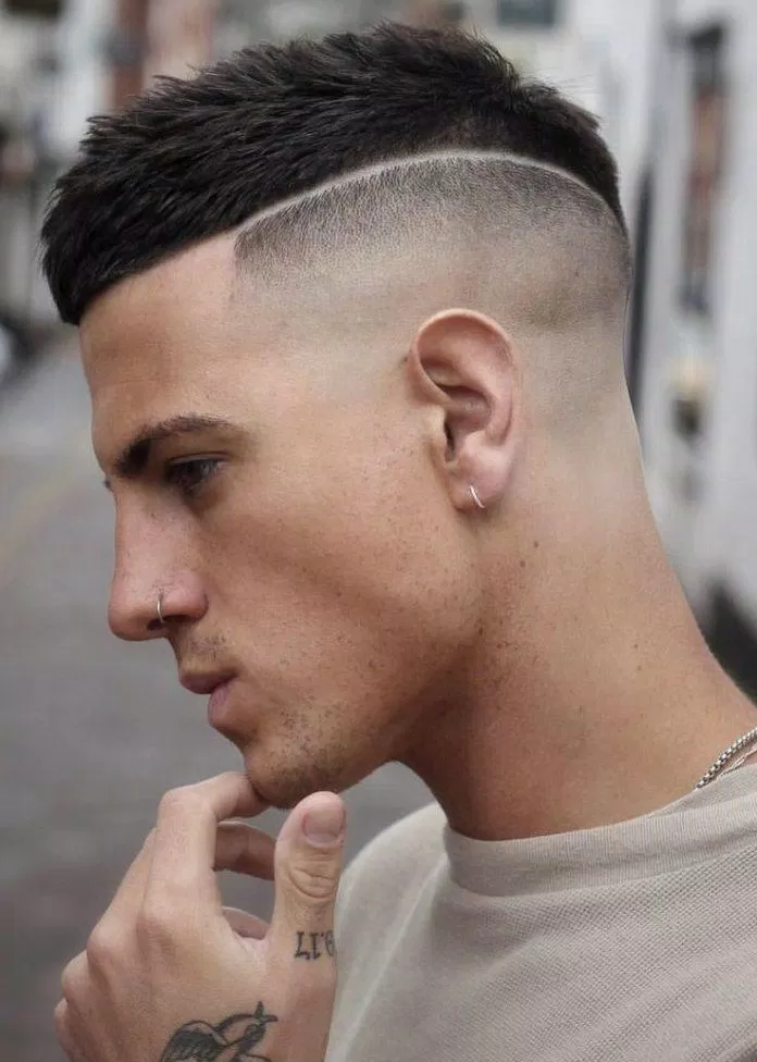 Kiểu tóc Mohican ngắn. (Ảnh: Internet) Kiểu tóc Mohican ngắn. (Ảnh: Internet)