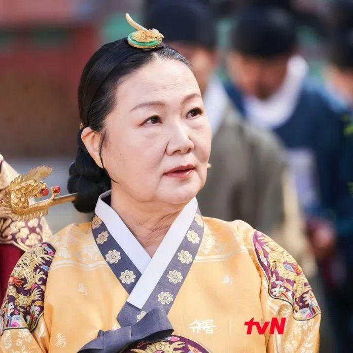 Kim Hae Sook vai Thái Thậu