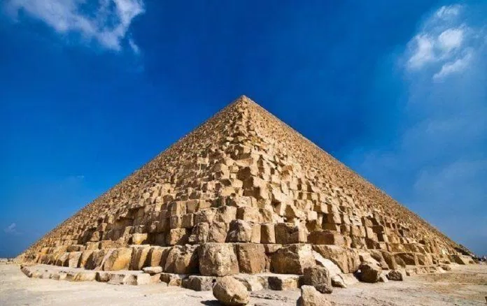 Kim tự tháp được xây dựng bởi những khối đá nặng tới 2 tấn (Nguồn: Internet)