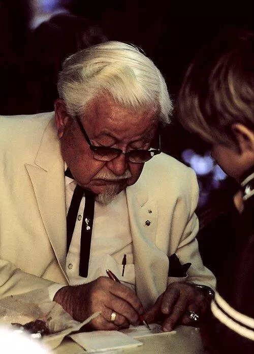 Nhà sáng lập gà rán KFC - Harland Sanders (Nguồn: Internet) Nhà sáng lập gà rán KFC - Harland Sanders (Nguồn: Internet)