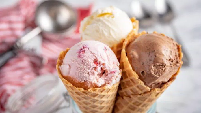 Kem chứa nhiều chất béo và đường, không phù hợp nếu bạn đang ăn uống healthy (Ảnh: Internet) Kem chứa nhiều chất béo và đường, không phù hợp nếu bạn đang ăn uống healthy (Ảnh: Internet)