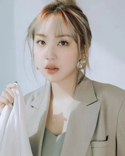 Lee Young Ji, nổi tiếng với tính cách sôi nổi và hướng ngoại, không ngần ngại thảo luận về chủ đề hẹn hò (Ảnh: Internet)