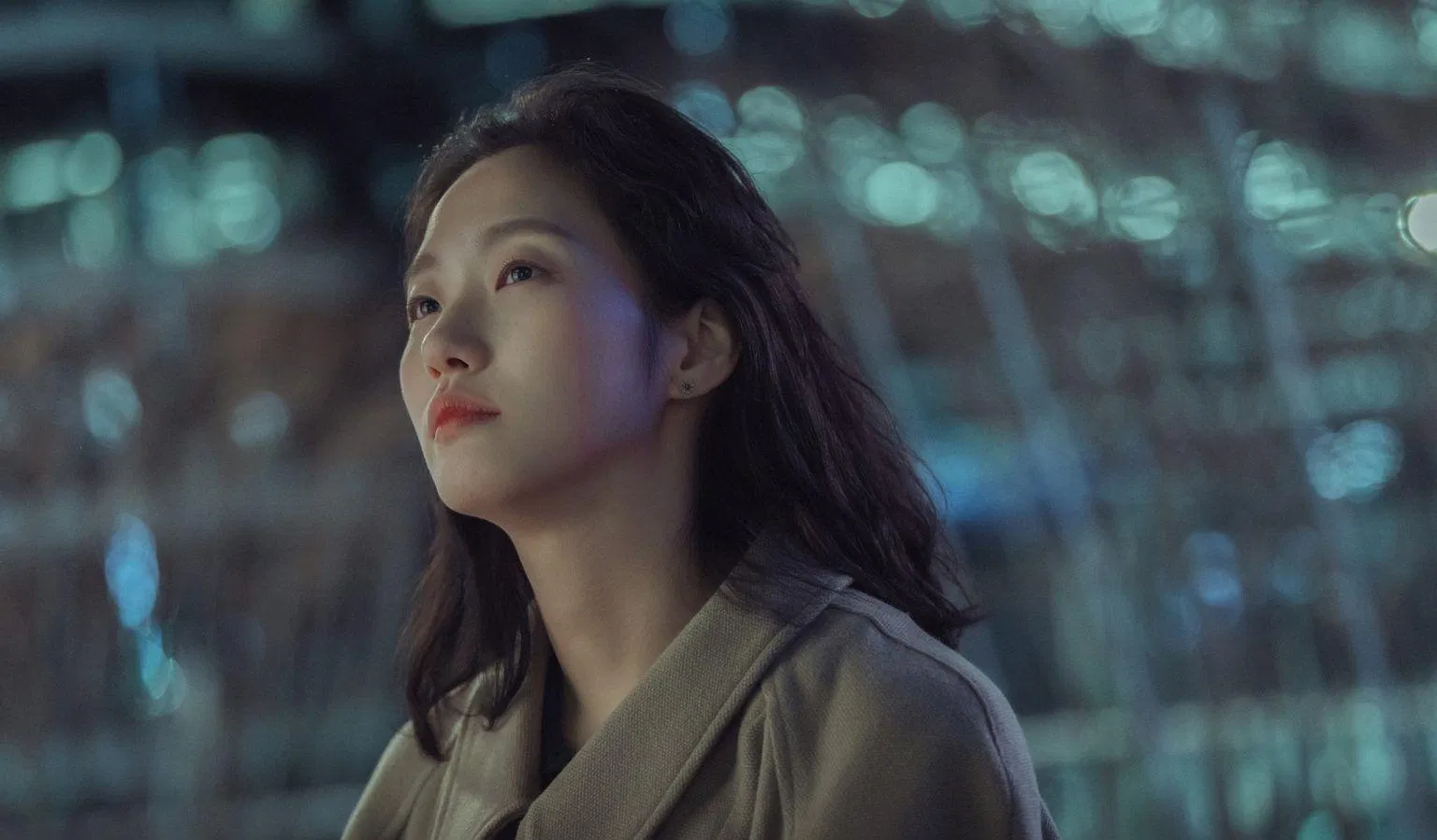 Chị cả In Joo loay hoay tìm cách đưa hai đứa em của mình thoát khỏi cái nghèo (Ảnh: Internet)