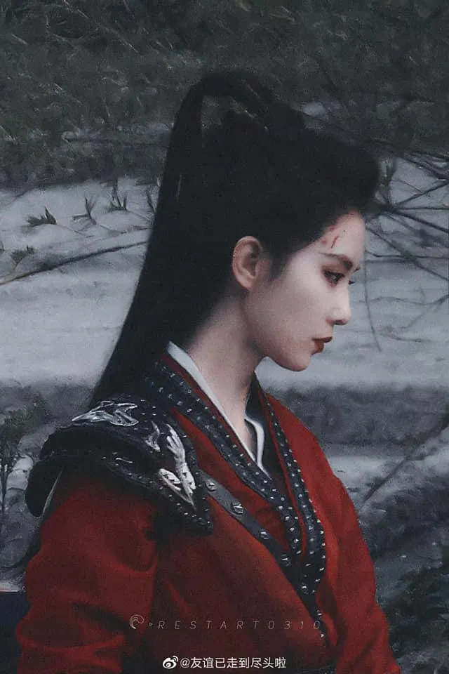 Lưu Thi Thi anh khí trong võ phục đỏ trên phim trường (ảnh: internet)