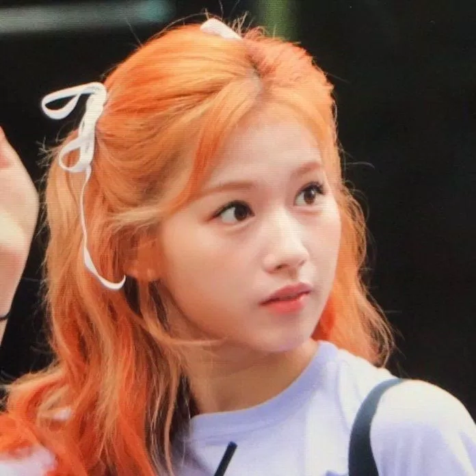 TWICE Sana - Màu tóc nhuộm cam (Ảnh: Internet)