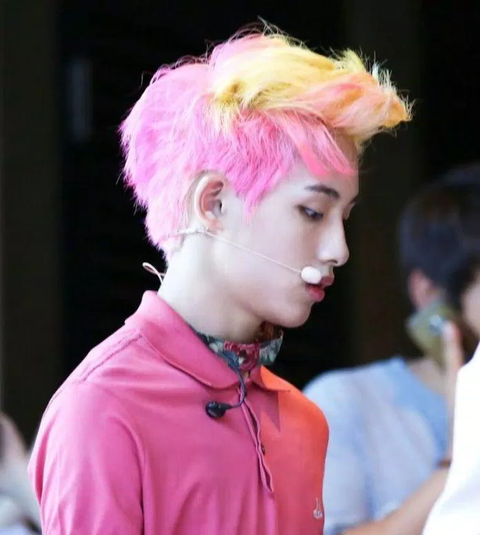 Winwin NCT - Màu tóc nhuộm kẹo bông gòn