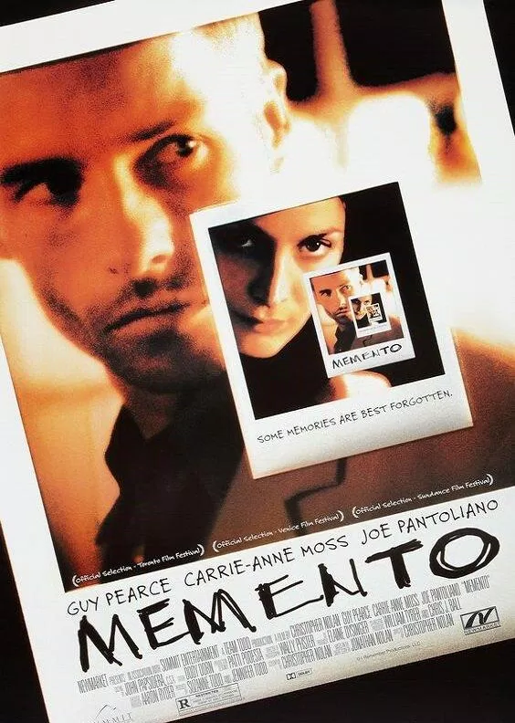 Poster phim Memento (nguồn: Internet)