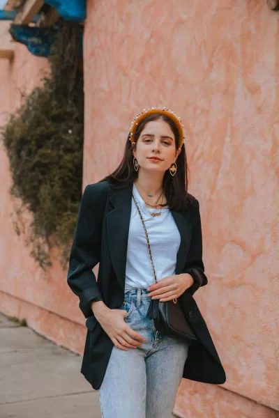 Áo thun trắng là item cơ bản nhất (ảnh: Internet)