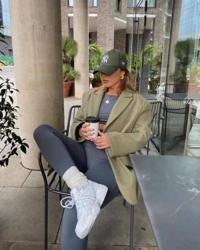 Lịch sự cùng sneakers (ảnh: Internet)