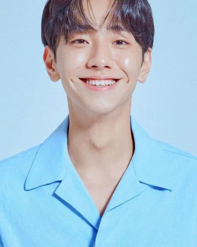 Diễn viên Kim Yoon Soo.