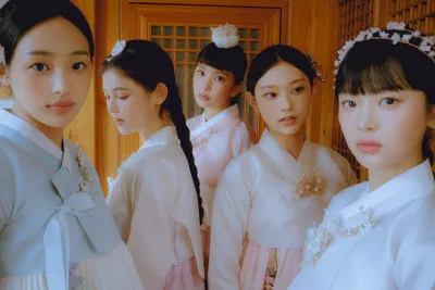 NewJeans trong trang phục hanbok (Ảnh: Internet)