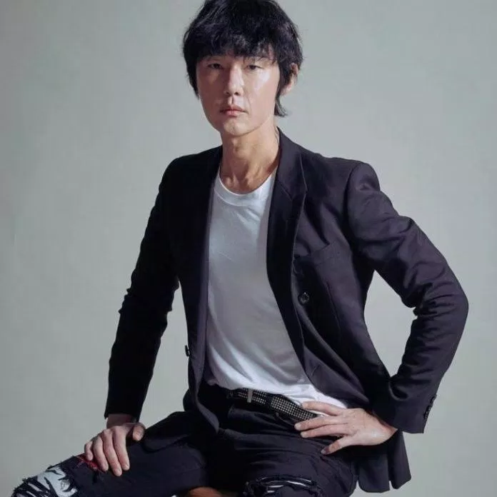 Phát thanh viên kiêm nhà văn Heo Ji-woong