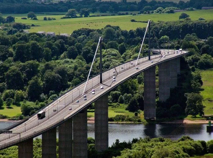 Cầu Erskine to lớn nối liền nhiều tuyến đường tại thành phố Glasgow. (Nguồn ảnh: Internet)
