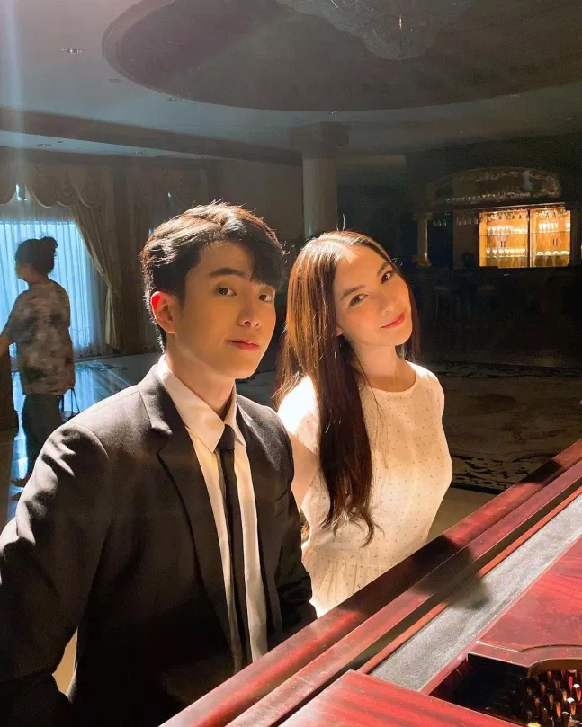 Chanon Santinatornkul - hoàng tử trong Ngược Dòng Thời Gian Để Yêu Anh đã tìm được Mai-đẹt-ti-ni của mình? - Kiến thức mới 2024 8 Bạn diễn của mook trong (ảnh: Internet)