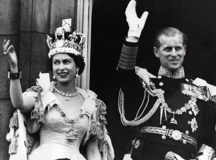Nữ hoàng Elizabeth II trong lễ đăng quang (Ảnh: Internet)