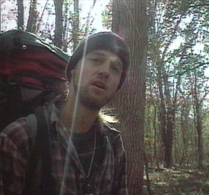 Hành động ngớ ngẩn của các nhân vật (Ảnh: Internet) Hành động ngớ ngẩn của các nhân vật (Ảnh: Internet)