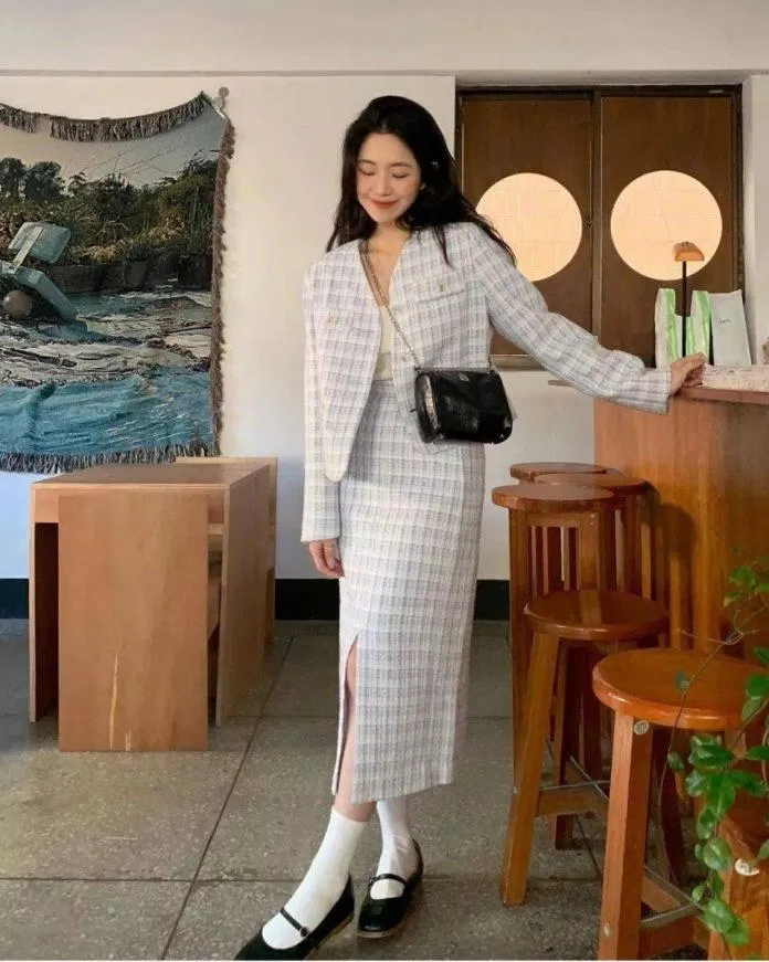 Nữ tính với set bộ chân váy bút chì dáng suông