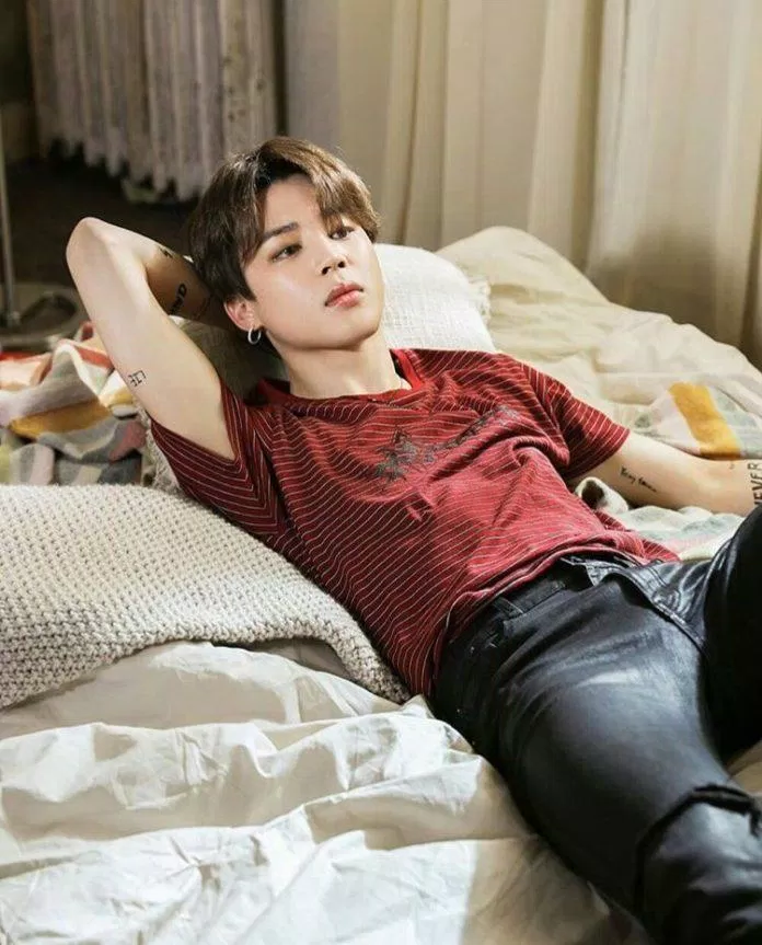 Hình ảnh BTS Jimin trong 6th Term Army Kit (ảnh: internet) Hình ảnh BTS Jimin trong 6th Term Army Kit (ảnh: internet)