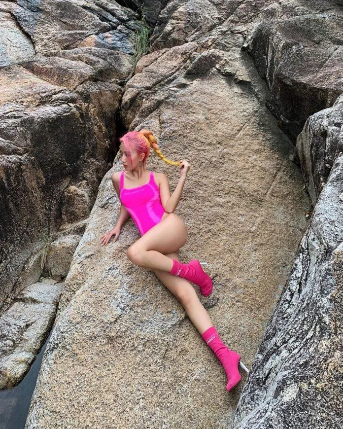 Quỳnh Anh Shyn trong bộ tóc Ombre cá tính. (Nguồn: Instagram)