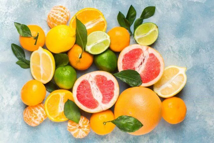 Các loại quả màu cam và đỏ là nguồn vitamin dồi dào cho cơ thể (Ảnh: Internet).