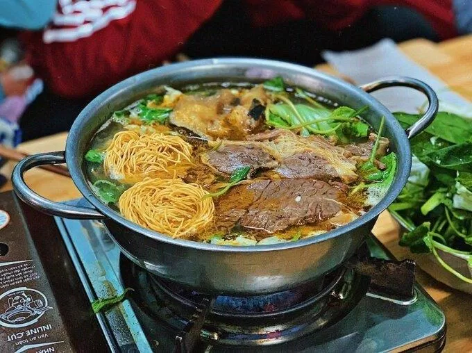 quán Lẩu Bò Nhà Gỗ Bình Dương