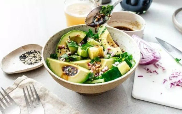 Salad bơ cực lạ mắt (Ảnh: Internet)