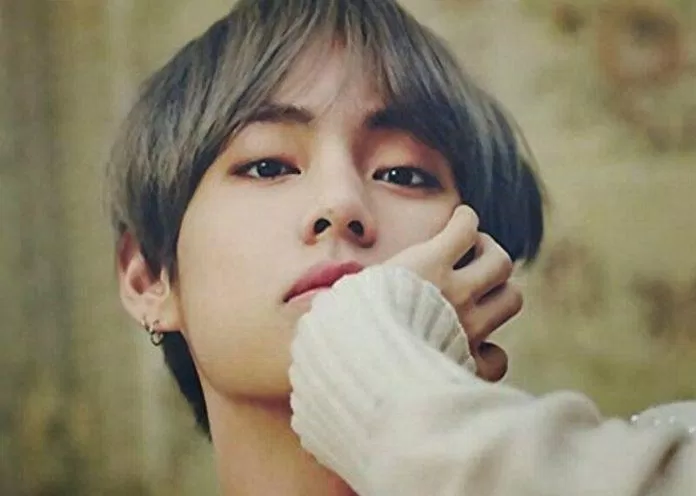 Kim Tae Hyung đã thể hiện rất rõ khả năng âm nhạc và sức ảnh hưởng đáng gờm của mình trên mọi mặt trận (Ảnh: Internet)