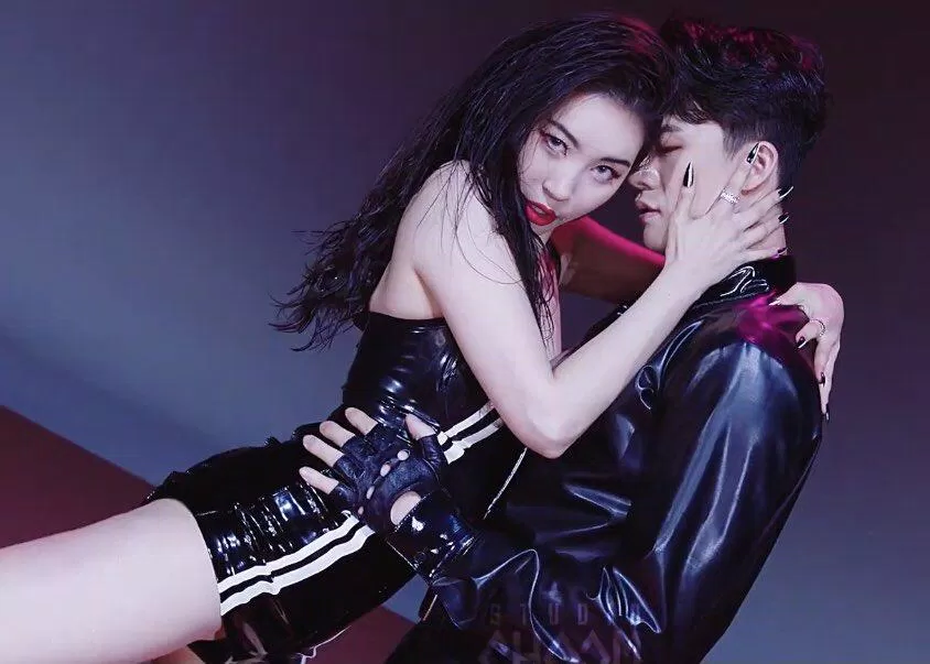 "Mọi người nghĩ rằng chúng ta thực hiện nhiều động tác thân mật như vậy thì tụi mình một là hẹn hò, hai là đồng tính" (Ảnh: Internet)