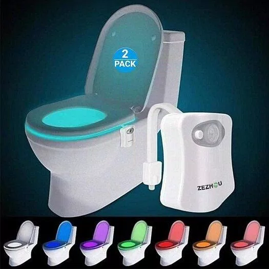 Đèn được gắn bên trong bồn cầu và có nhiều màu sắc khác nhau (Ảnh: Internet) Đèn được gắn bên trong bồn cầu và có nhiều màu sắc khác nhau (Ảnh: Internet)
