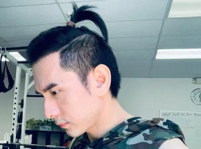 Tóc buộc nam đuôi gà. (ảnh:internet)