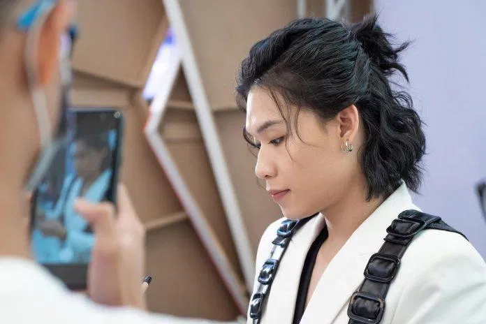 Tóc buộc nam để mái. (ảnh: internet)