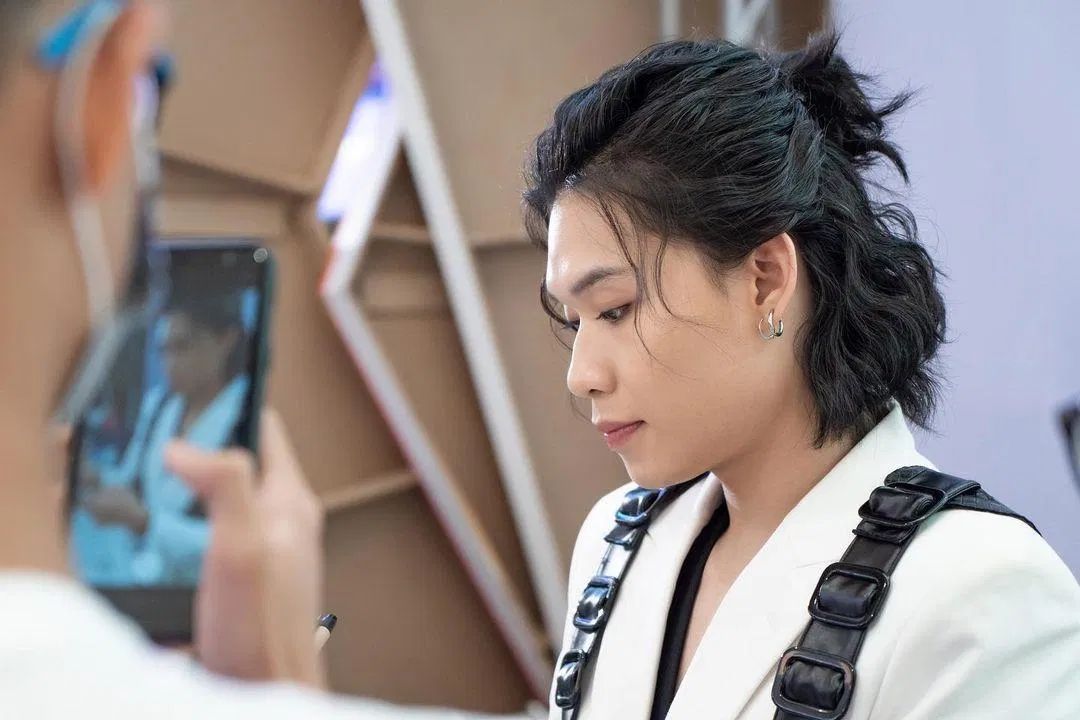 Tóc buộc nam để mái. (ảnh: internet)