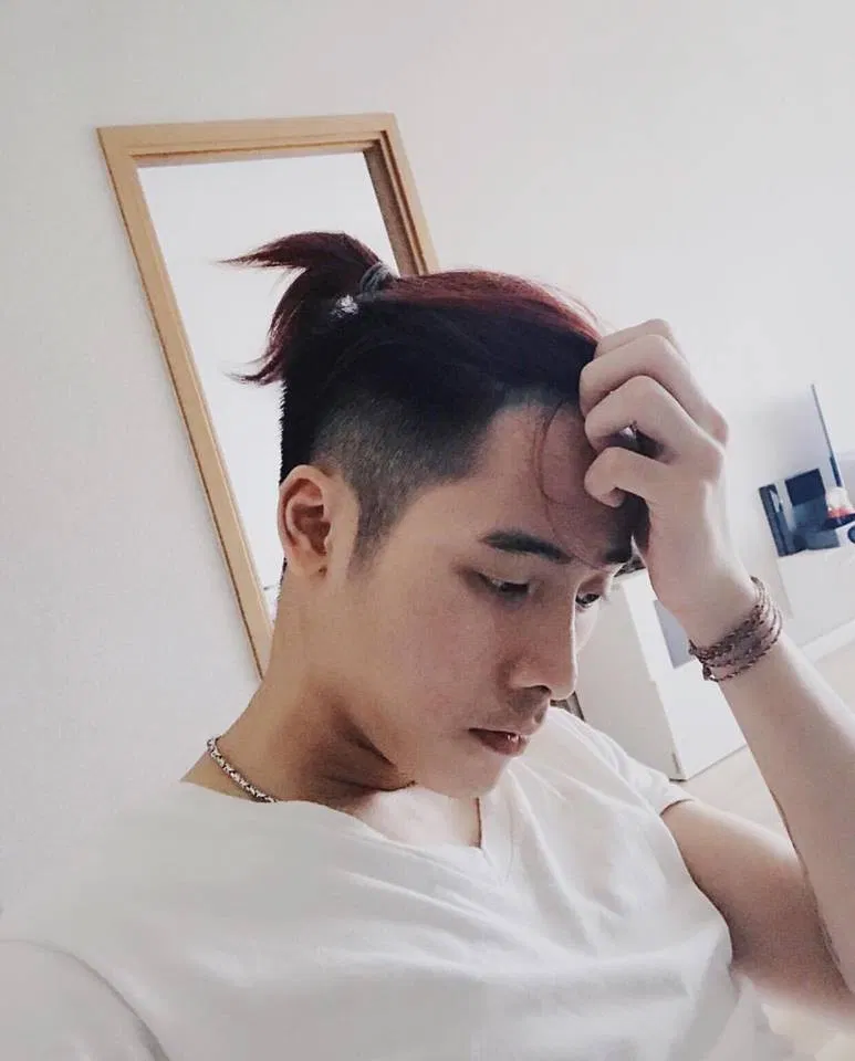 Tóc buộc nam đuôi gà. (ảnh:internet)