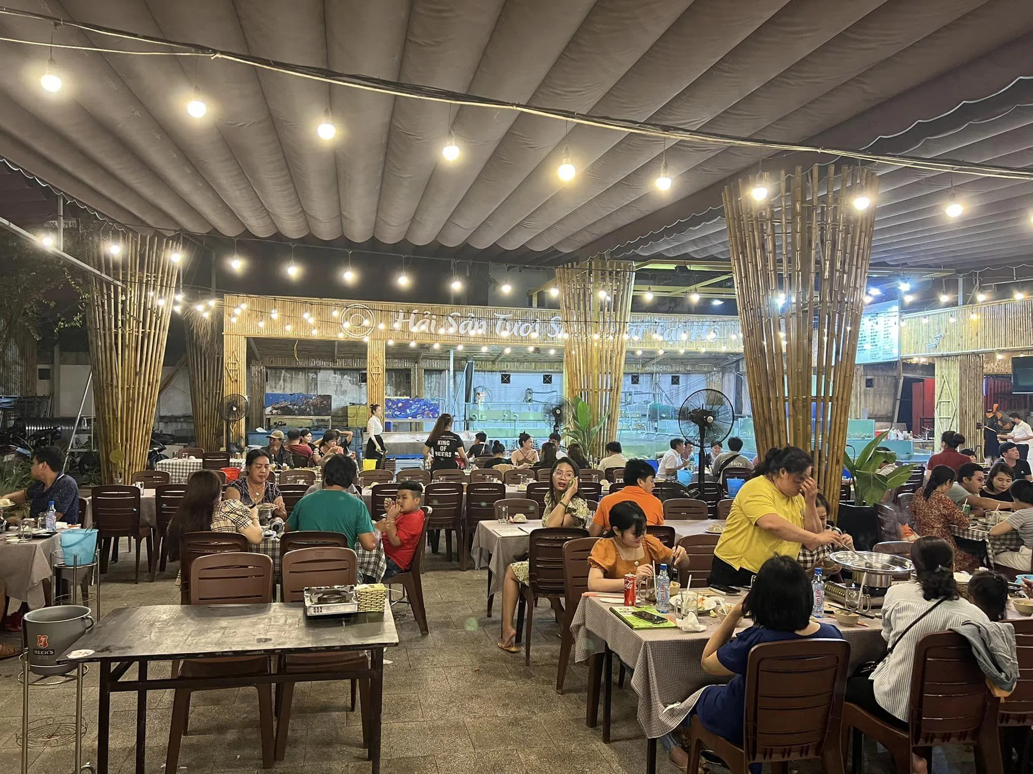 15 quán ăn ngon ở Tây Ninh mà bạn không thể bỏ qua khi đến đây ẩm thực ẩm thực chay ẩm thực chay Long Hoa ăn ngon bánh canh bánh canh Trảng Bàng Út Thiên BlogAnChoi Bò tơ Năm Sánh Cơm Niêu 242 đậu nành gia đình Hải Đảo Quán hải sản Ku Thịnh nhà hàng quán ăn quán ăn Cẩm Tú quán ăn ngon quán ăn ngon ở tây ninh quán Bàu Sen quán cơm Ba Trí quán cơm Thùy Dung quán phở quán phở Bèo Tây Ninh thành phố thông tin Vương quốc đậu nành Tojy