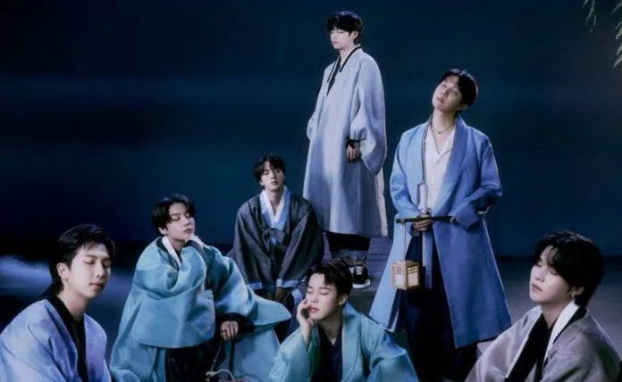 Trang phục hanbok của các thành viên BTS đã được cách tân ở một số chi tiết tạo vẻ mới lạ và thú vị hơn (Ảnh: Internet)