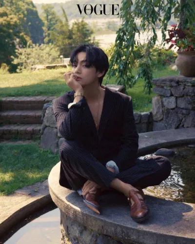 V BTS trên tạp chí VOGUE Korean. (Ảnh: Internet)