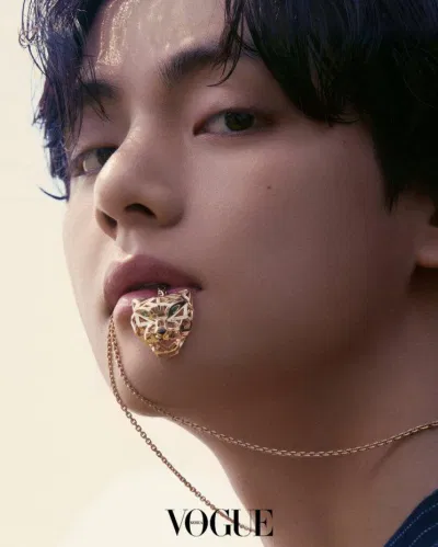 V BTS trên tạp chí VOGUE Korean. (Ảnh: Internet)