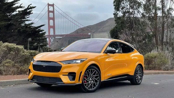 Xe điện Ford Mustang Mach-E 2022 (Ảnh: Internet) Xe điện Ford Mustang Mach-E 2022 (Ảnh: Internet)