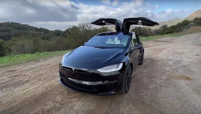 Xe điện Tesla Model X Plaid (Ảnh: Internet)