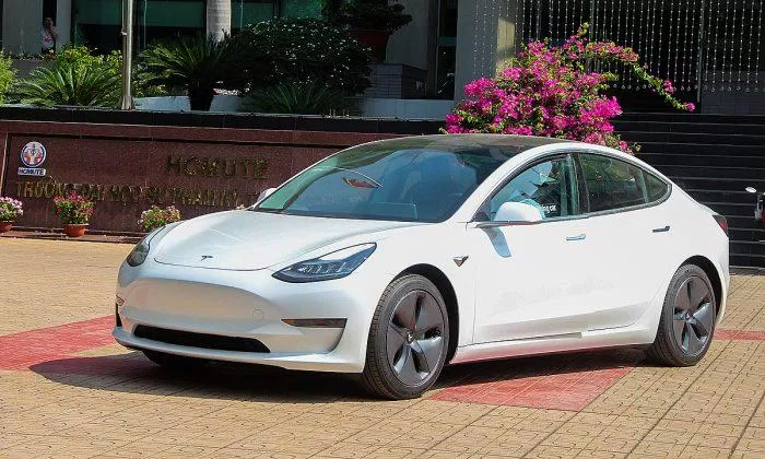 Mẫu xe điện Tesla Model 3 (Ảnh: Internet)
