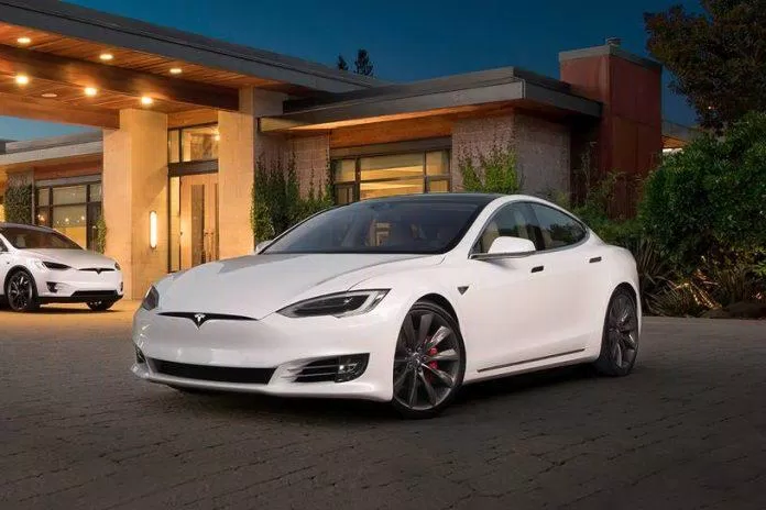 Mẫu xe điện Tesla Model S (Ảnh: Internet) Mẫu xe điện Tesla Model S (Ảnh: Internet)