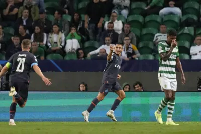 Alexis Sanchez ghi bàn ấn định tỉ số cho Marseille ngay trong hiệp 1 (Ảnh: Internet)