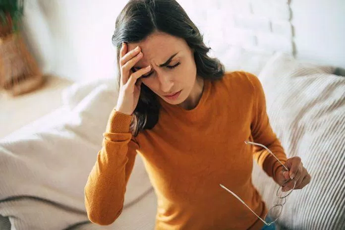 Đau đầu có thể là hệ lụy khi bạn ăn quá nhiều muối (Ảnh: Internet) Đau đầu có thể là hệ lụy khi bạn ăn quá nhiều muối (Ảnh: Internet)